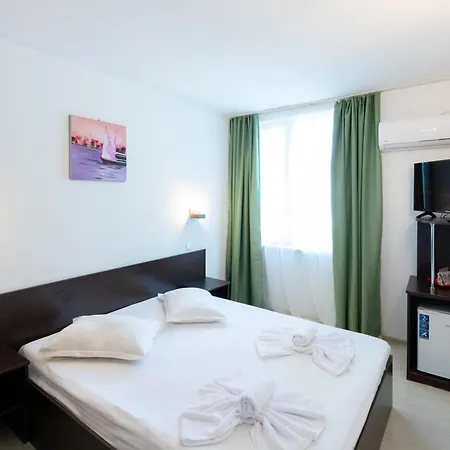 Azur Hotel