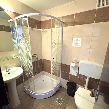 Ξενοδοχείο Azur 2*